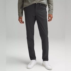 Lululemon ABC Pant Slim
31" waist, 34" inseam
Color: Obsidian